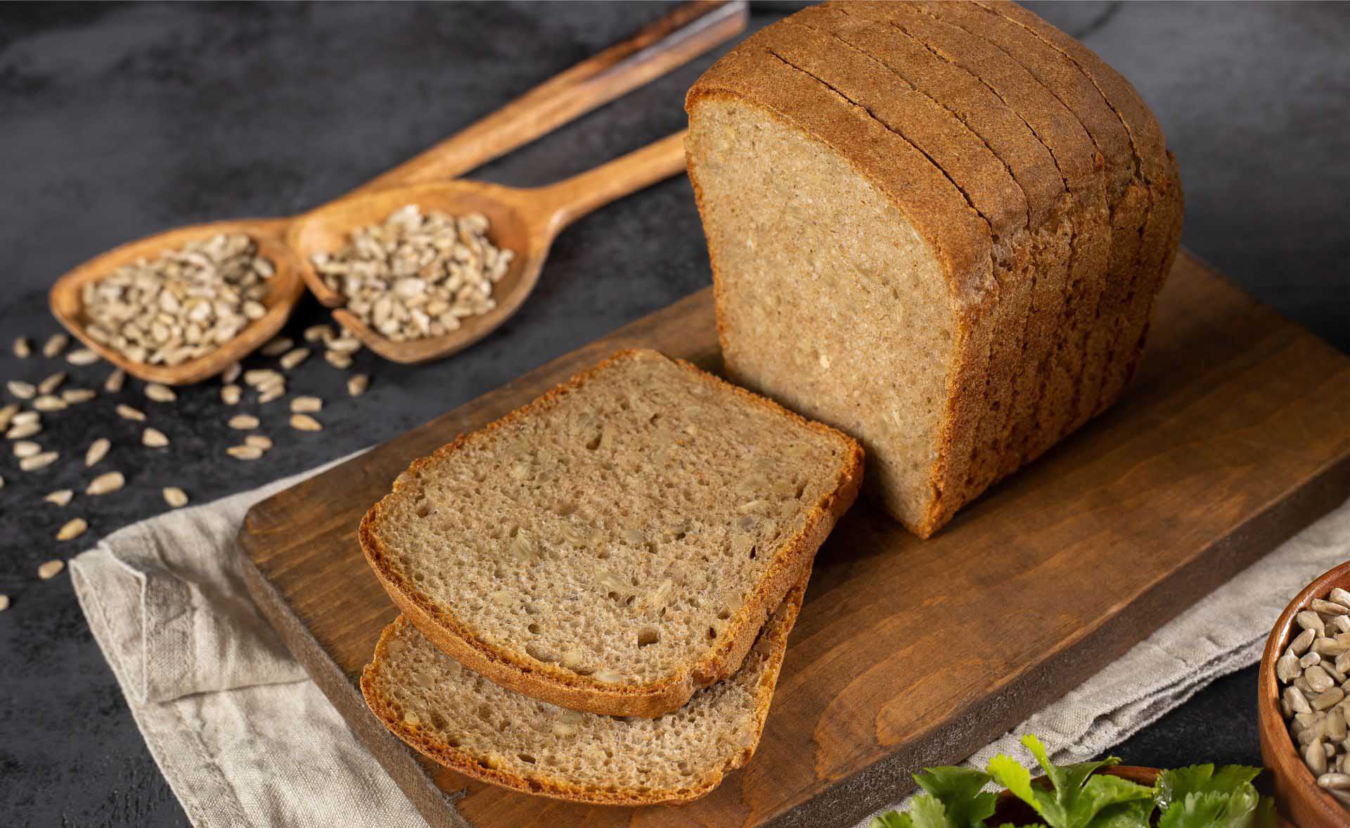 Хлеб «Хуторской» с семенами подсолнечника 0,3 кг