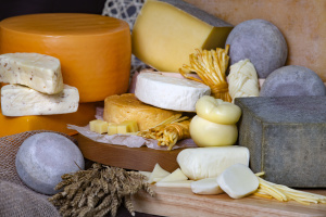 Сегодня Всемирный день любителей сыра - рассказываем о новинках алтайских сыроделов