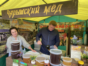 В Барнауле проходит «Медовый Спас на Алтае»